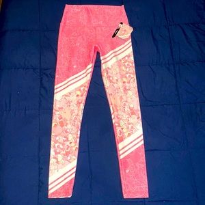 Pokémon Centre "Pink All Over" Medium Leggings